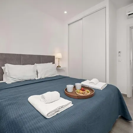 Apartamento Elegant Flat With Balcony In By Hostwise *