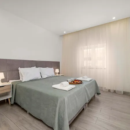 Elegant Flat With Balcony In By Hostwise Apartamento Lagos