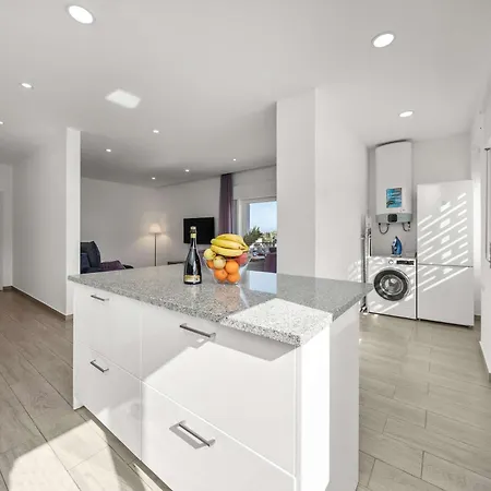Elegant Flat With Balcony In By Hostwise Lagos
