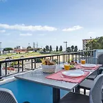 Elegant Flat With Balcony In By Hostwise *