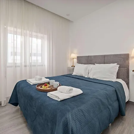 Elegant Flat With Balcony In By Hostwise