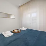 Elegant Flat With Balcony In By Hostwise
