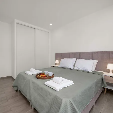 Elegant Flat With Balcony In By Hostwise * Lagos