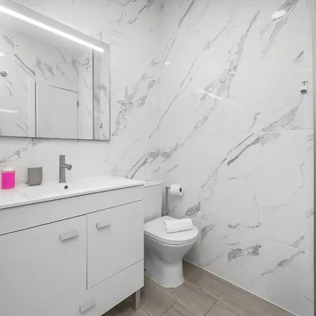 Elegant Flat With Balcony In By Hostwise